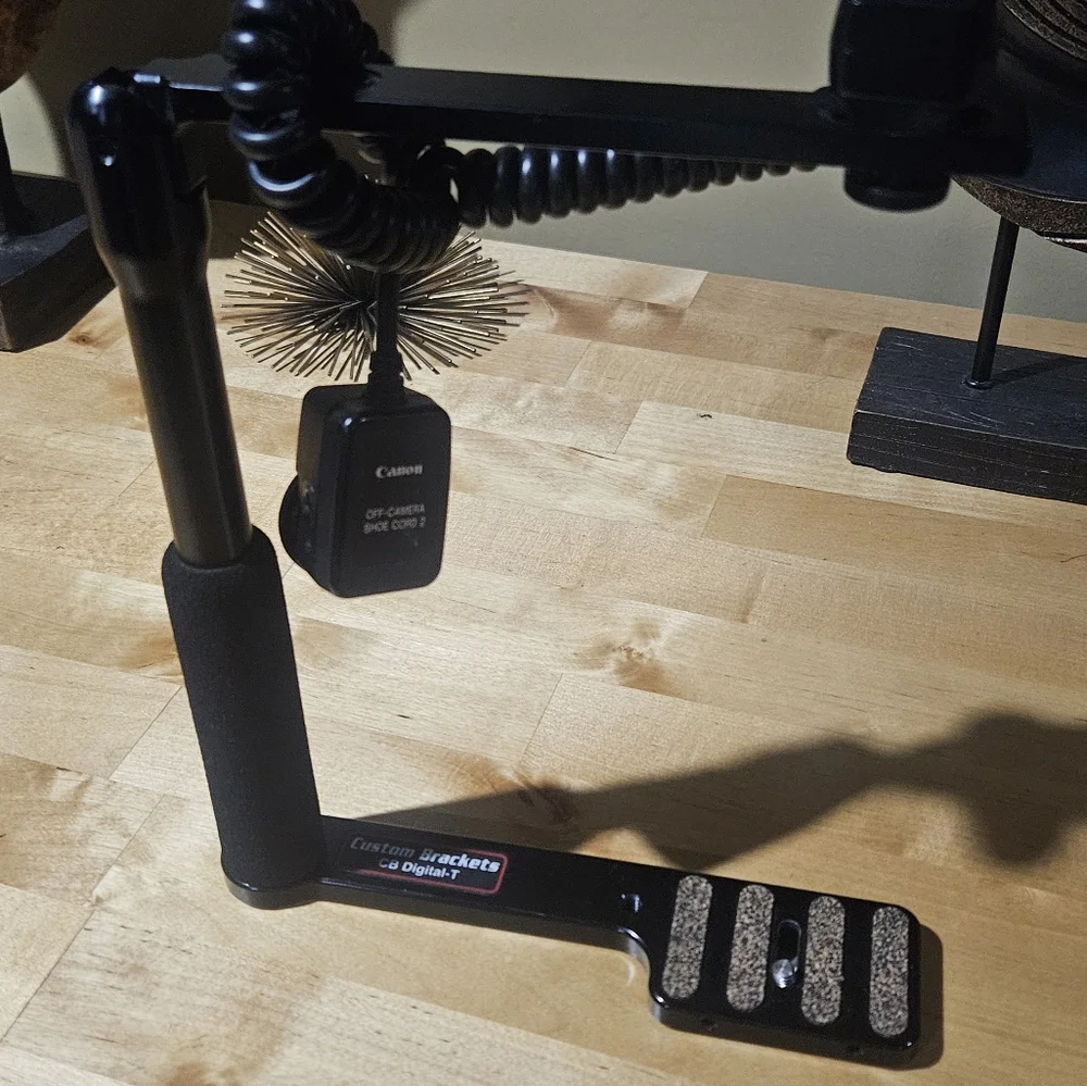 Canon Off Camera Shoe Cord 2 with Custom Bracket CB Digital-T